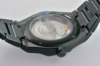 Thumbnail von Girard Perregaux Laureato Aston Martin Limited 81005-32-3080-1CX Green Ceramic