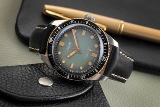 Thumbnail von Oris Divers Sixty Five X Momotaro Stahl / Bronze Automatik Herrenuhr Ref. 01 733 7707 4337 B&P