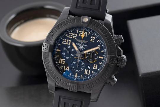  Breitling Avenger Hurricane Chronograph Breitlight Automatik XB12101A/BF46 B&P  