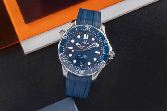  Omega Seamaster Diver 300 M Automatik Herrenuhr Ref 210.32.42.20.03.001 B&P 