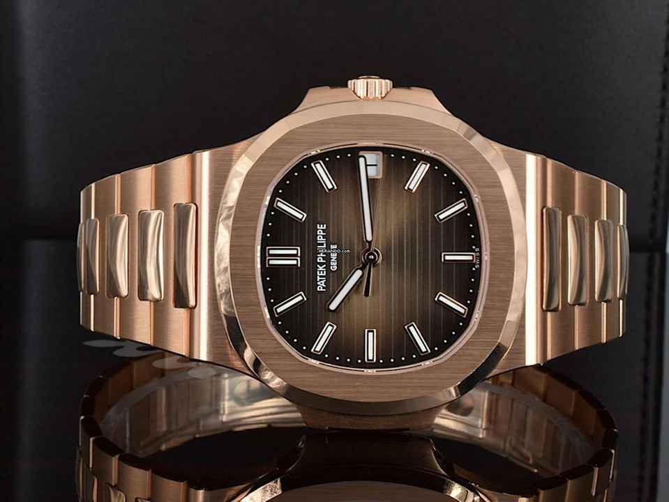  Patek Philippe Nautilus 5711/1r-001 Cal. 26-330 Sc Rose Gold  
