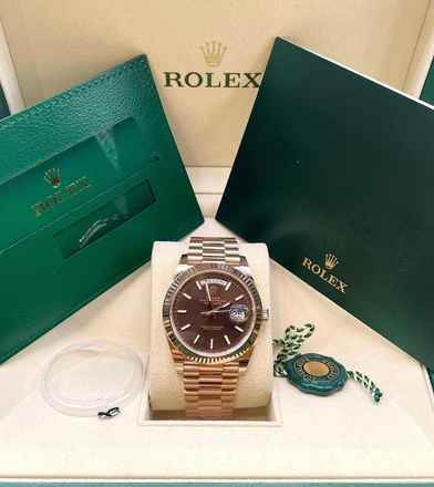  Rolex Day-Date 40 Choco Motif Like New 2020 with BOX&PAPERS Roségold 18Kt. Ref:228235 