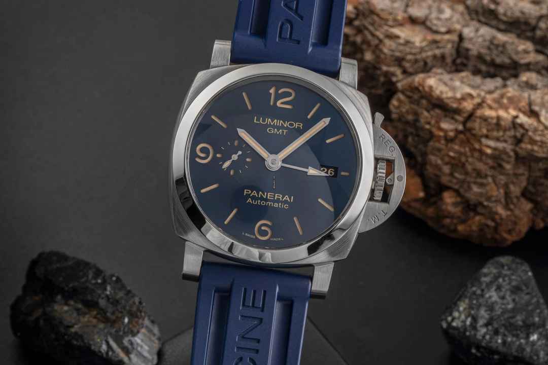  Panerai Luminor GMT Automatic Stahl Herrenuhr Ref. PAM01033 Box & Papiere 2022  