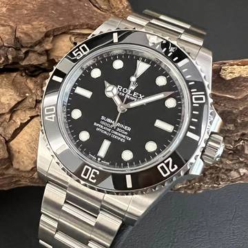  Rolex Submariner (No Date) FULL SET 2023 - Ref. 124060  