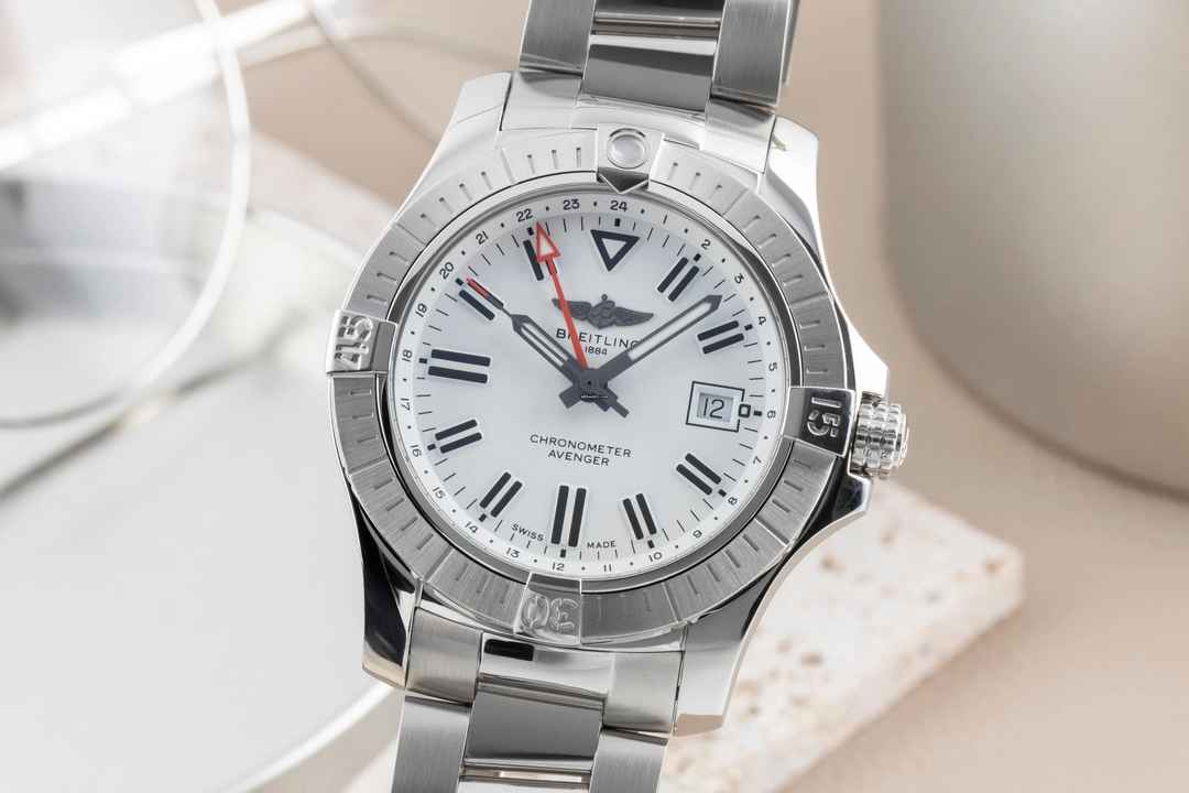  Breitling Avenger GMT Stahl Automatik Herrenuhr A32397101A1A1 B&P  