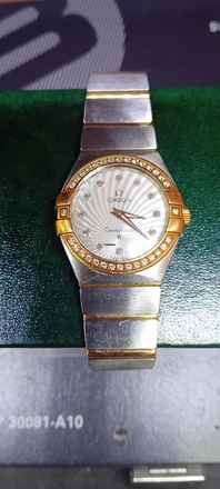  Omega Constellation Stell and Gold MOP Diamonds bezel and Index. Mother-of-Pear Supernova Pattern 