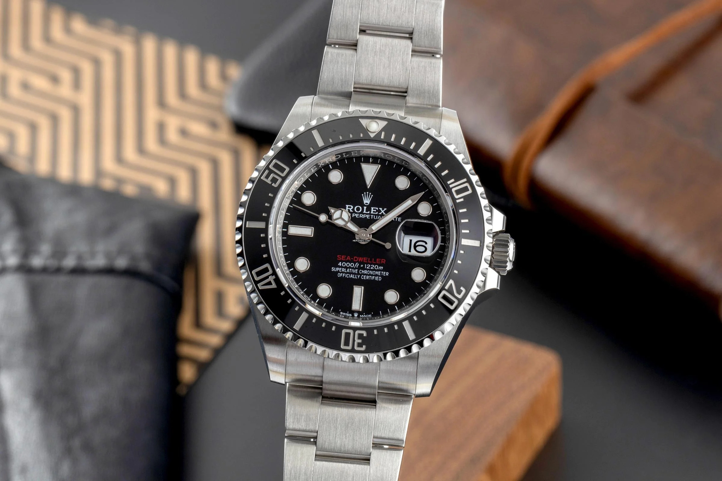 Rolex Sea-Dweller Single Red Stahl Herrenuhr Ref. 126600 Box & Papiere 2022