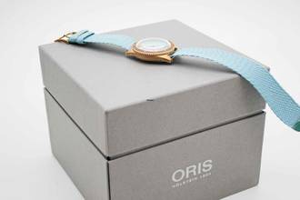 Thumbnail von Oris Divers Sixty Five Cotton Candy Blue Tiffany Dial Fullset aus 2025