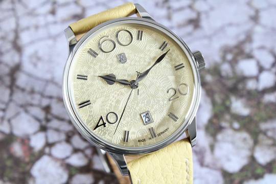  Alexander Shorokhoff Emotio Uno 2 Varianten creme und weiss limitiert auf 50 Exemplare 