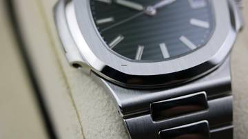 Thumbnail von Patek Philippe Nautilus Green - like New - Fullset - 2021