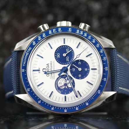  Omega Speedmaster Professional Moonwatch 'Silver Snoopy Award' 50th Anniversary - New Unworn - Fullset - 05/2024 