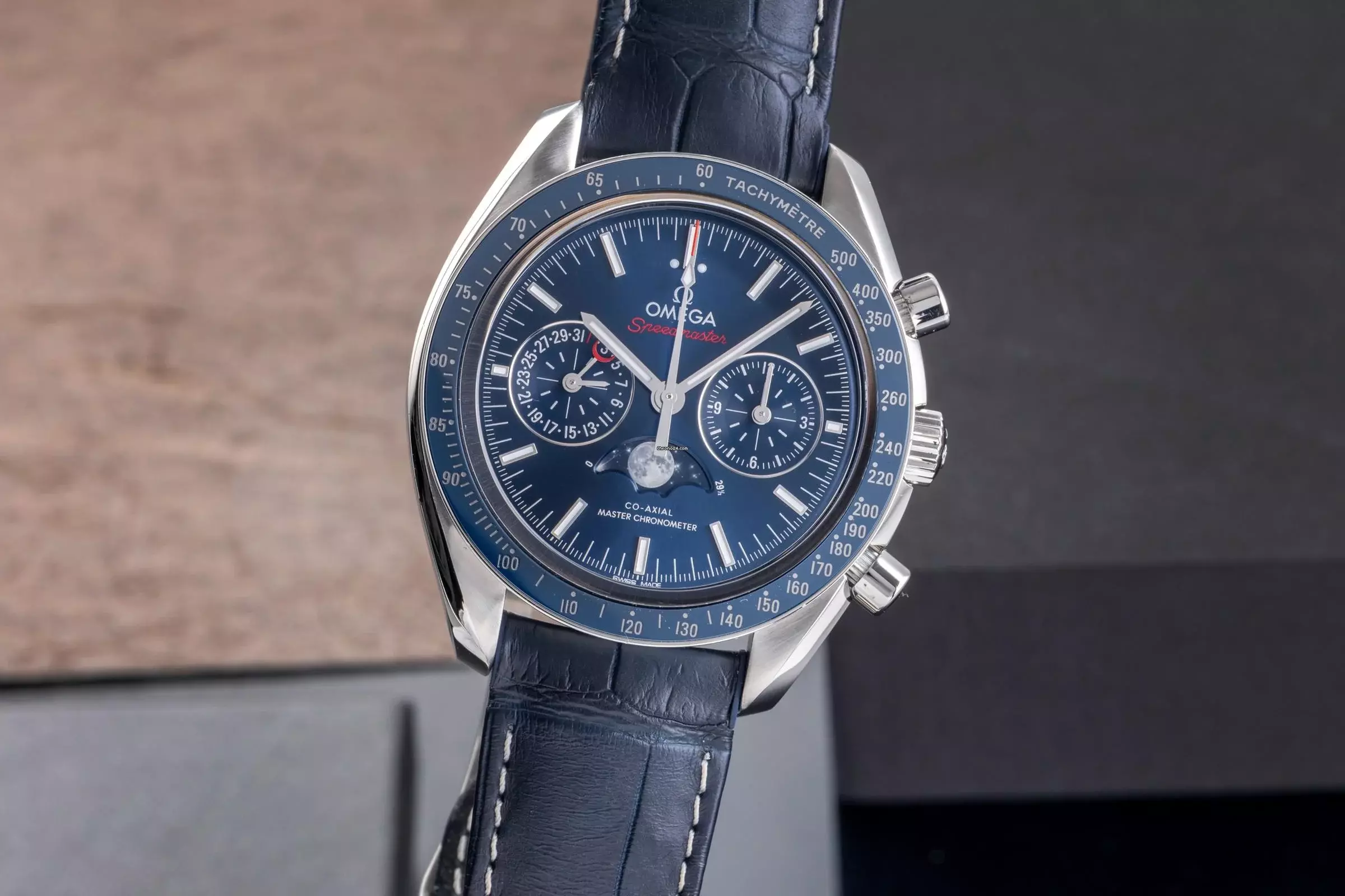  Omega Speedmaster Moonphase Mondphase Chronograph Co-Axial 304.33.44.52.03.001 B&P 2022 