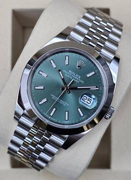  Rolex Datejust 41 41mm 126300 Green dial Jubilee Bracelet Unworn/New condition Full Set 3-2026 