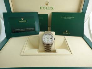 Thumbnail von Rolex Day-Date Mother of Pearl Diamond Dial / Diamond Bezel