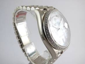 Thumbnail von Rolex Day-Date Mother of Pearl Diamond Dial / Diamond Bezel
