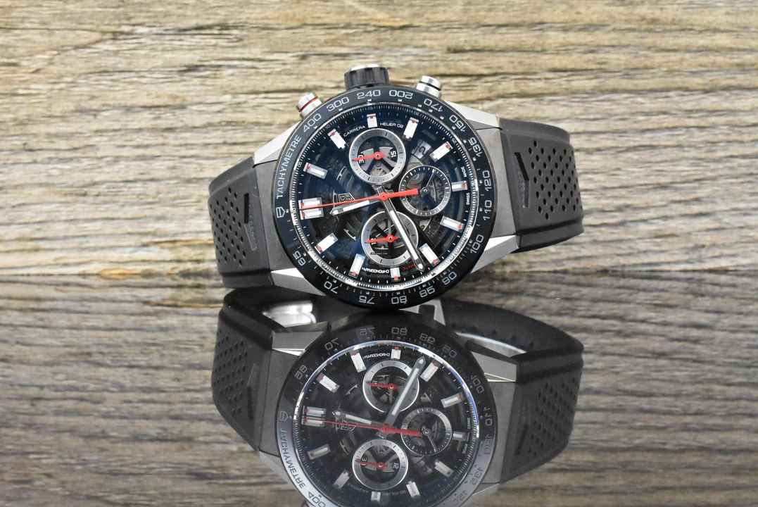  TAG Heuer Carrera Calibre Heuer 02 Skeleton CBG2010FT6143 Stahl Automatik - B&P 