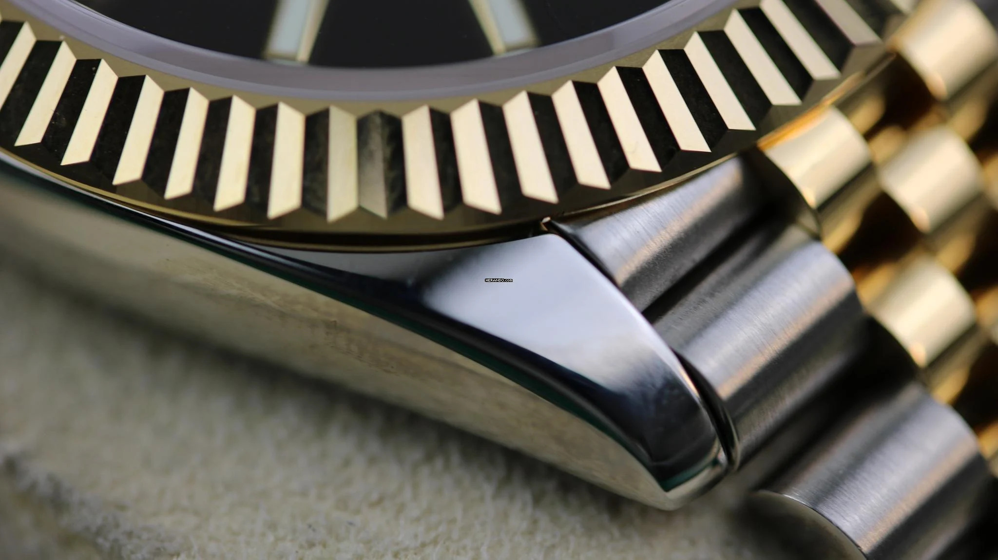 Rolex Datejust 41 Steel Gold - Black - like New - Fullset - 04/2023