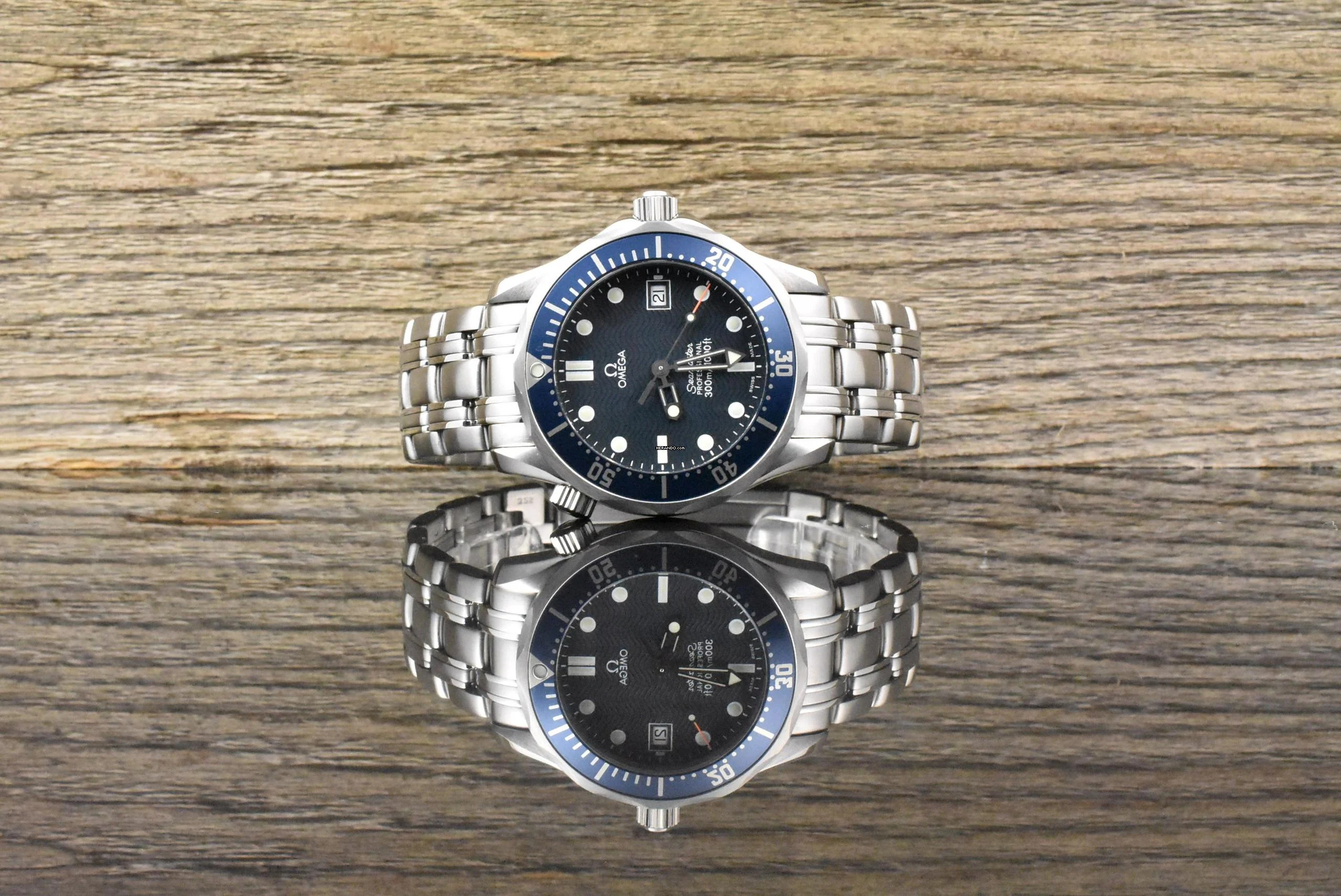 Omega Seamaster Diver 300 M Quarz Mid Size 36MM Blue Wave Dial Vintage