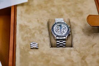 Thumbnail von Omega Speedmaster limited Apollo XI 1969 to 94 | Platinum | skeletonized | Full Set