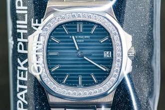 Thumbnail von Patek Philippe Nautilus Jumbo | 5713/1G | Whitegold | Diamond Bezel | sealed