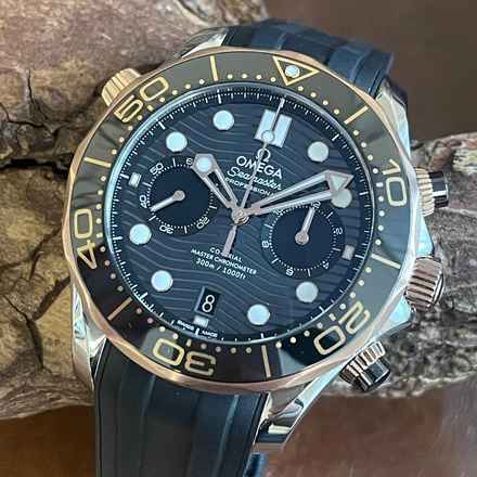  Omega Seamaster Diver 300 M Seamaster Diver Chrono Sedna Gold - FULLSET 2021 - Ref. 21022445101001 