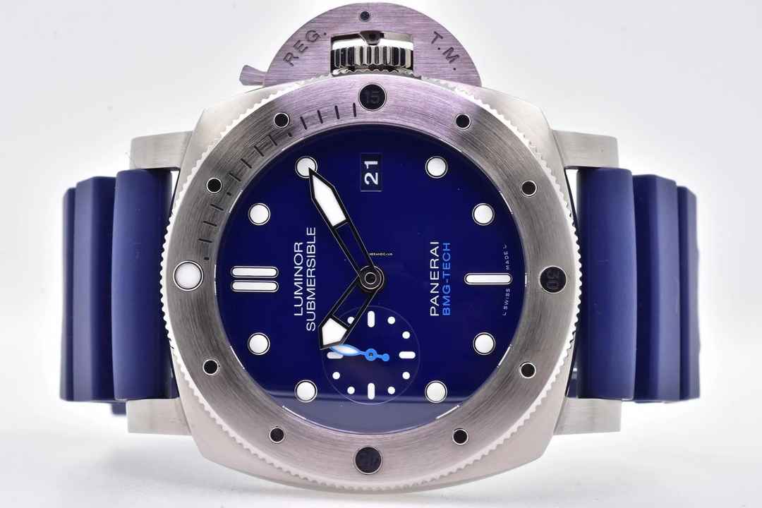  Panerai Submersible BMG-Tech Luminor Submersible BMG-Tech 47mm Titanium PAM 692 Blue Dial 