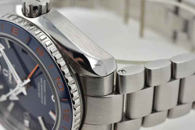  Omega Seamaster Planet Ocean Good Planet GMT 232.30.44.22.03.001 