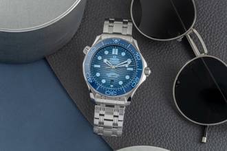 Thumbnail von Omega Seamaster Diver 300 M Stahl Automatik Summerblue Ref 210.30.42.20.03.003 B&P 2025