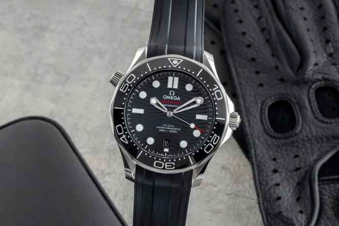  Omega Seamaster Diver 300 M Co-Axial Keramik 210.32.42.20.01.001 B&P 