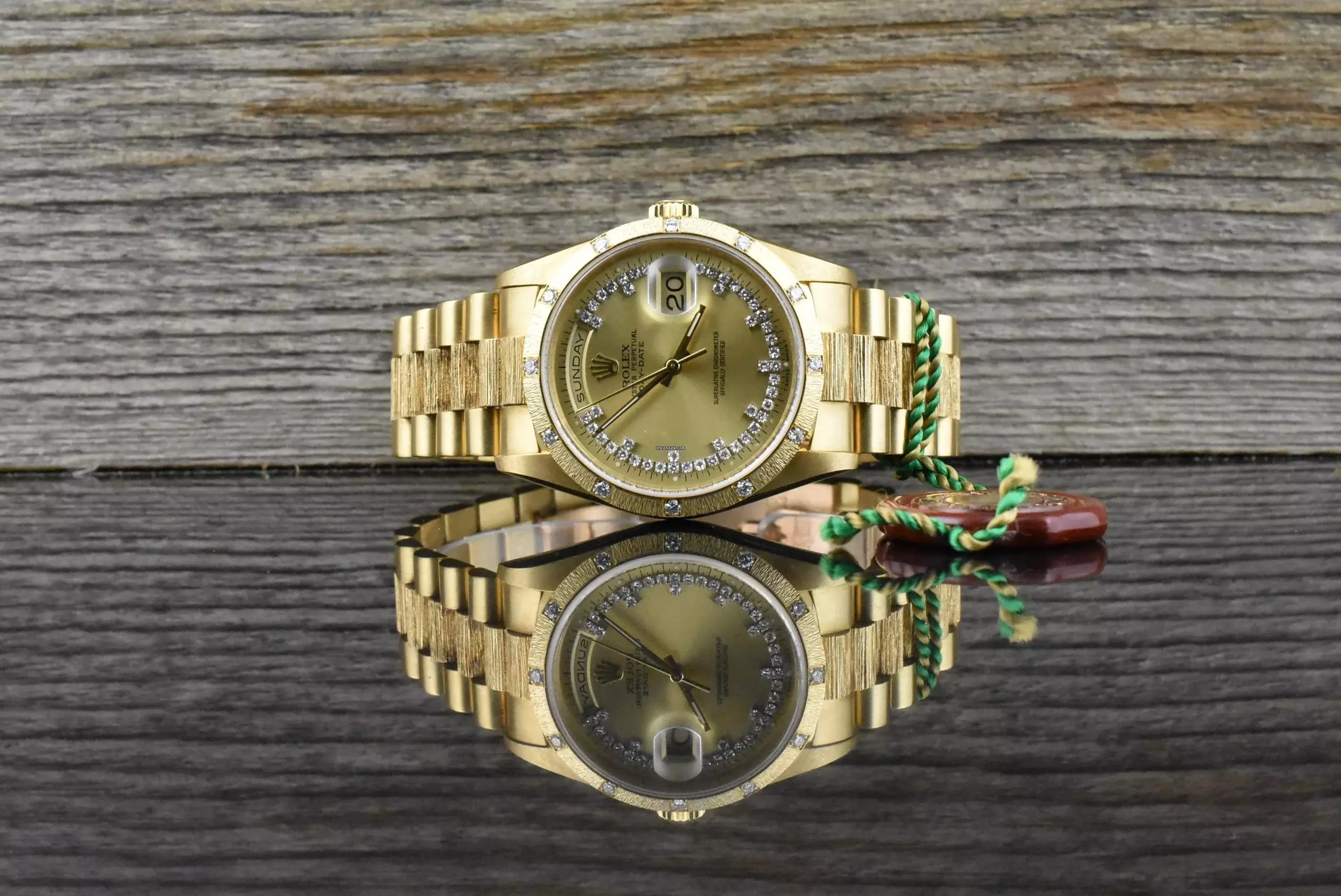 Rolex Day-Date 36 Army Base / Bark / Borke / Diamond Bezel / String Diamond Dial Box & Zertifikat - Service 2025