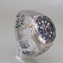 Thumbnail von Omega Seamaster Diver 300 M Master Chronometer Chronograph Stahl/18k Sedna Gold Full Set Top Zustand