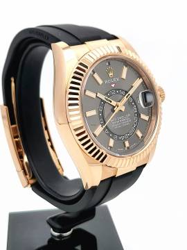  Rolex Sky-Dweller 18 Kt. Rose gold like new 99,9% rhodium grey dial Full Set 2023 