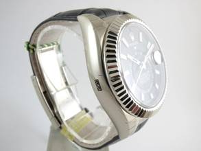 Thumbnail von Rolex Sky-Dweller Whitegold all stickers on the watch