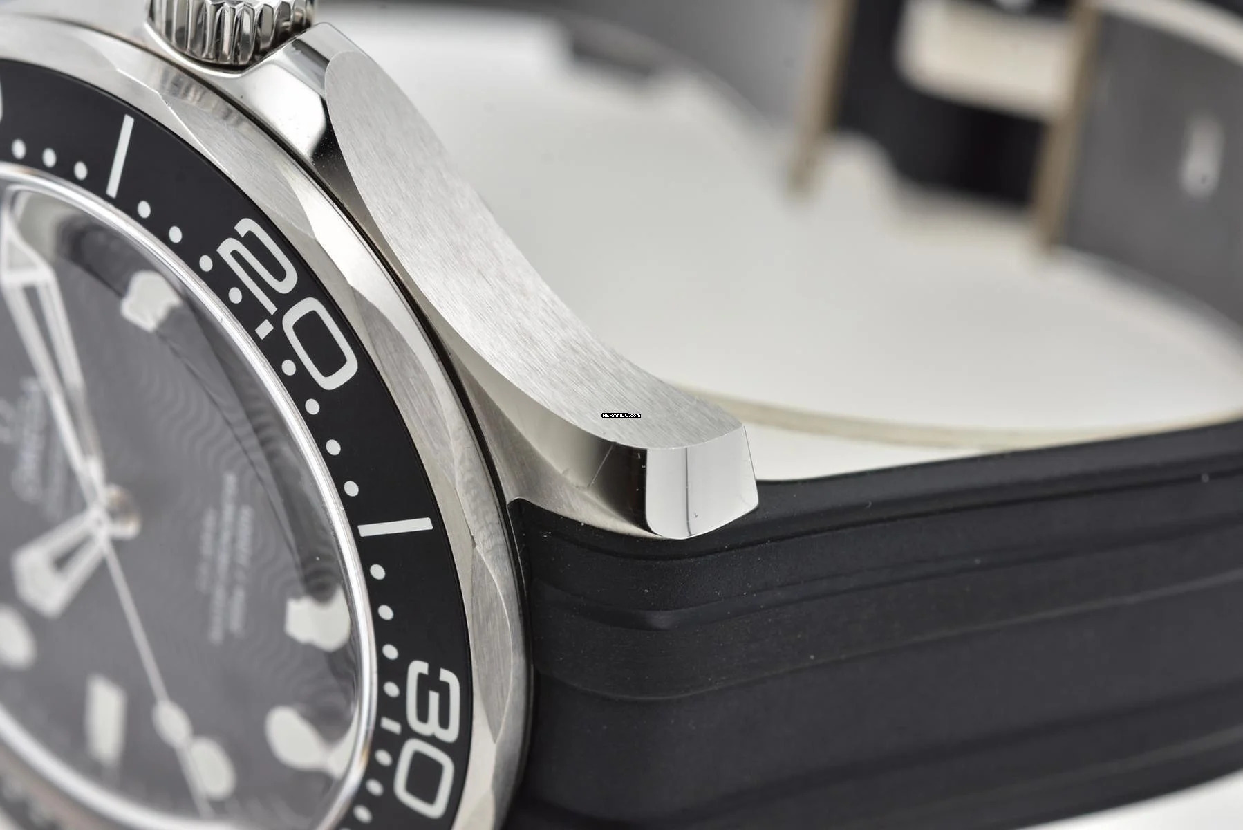 Omega Seamaster Diver 300 M Professional 300M No Date Rubber 21030422001010