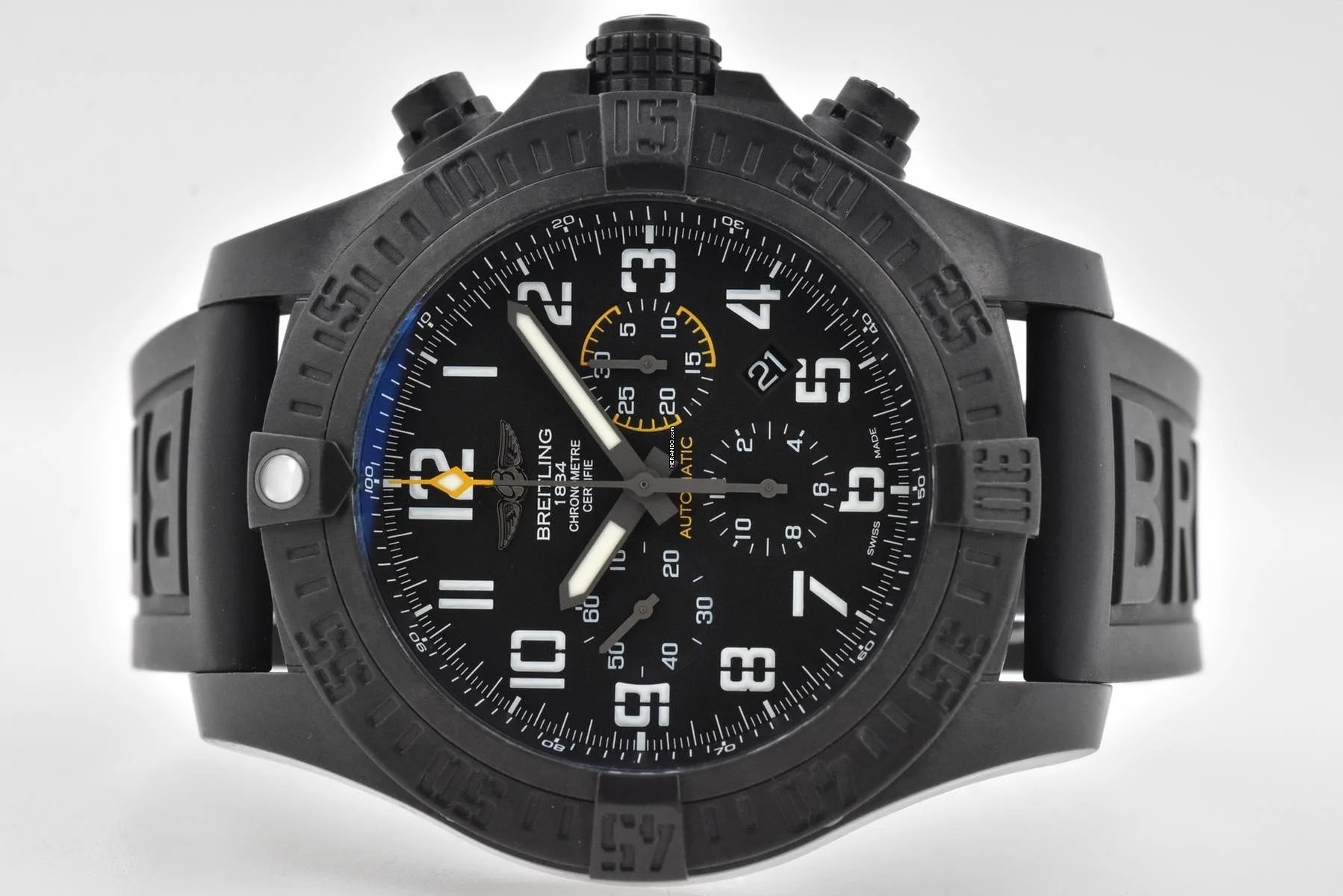  Breitling Avenger Hurricane Breitlight XB0170E4 Black Dial Schwarz 