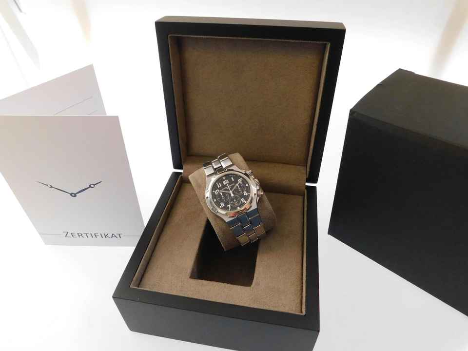  Vacheron Constantin Overseas Chronograph Automatik Stahl im Top Zustand mit schwarzem Blatt Automatik Chronograph 40mm Kaliber 1137 