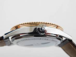 Thumbnail von Breitling Navitimer 1 Automatic 38mm Stahl - 18 Karat Rosegold im Full Set Top Zustand Krokoband Box Papiere komplett 11/2021