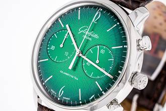 Thumbnail von Glashütte Original Sixties Chrono Green Annual Edition – 1-39-34-05-22-04 – like NEW – 07/2021 Full Set