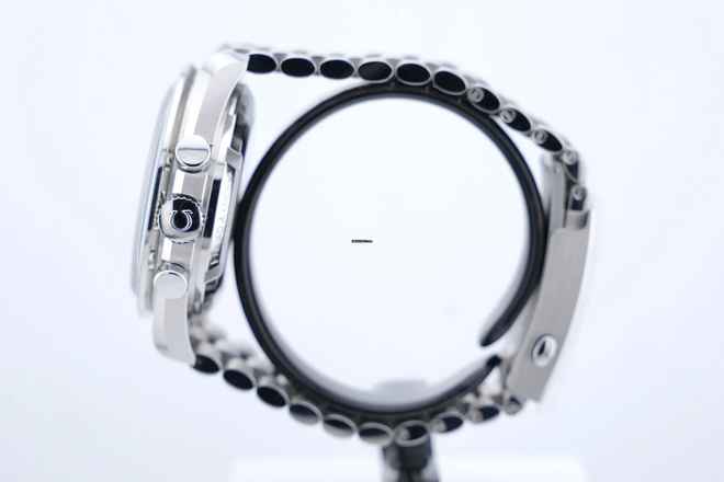  Omega Speedmaster Professional Moonwatch Silver Snoopy Award - UNWORN - With Additional Leather Strap - With Box And Papers - 310.32.42.50.02.001 2024 