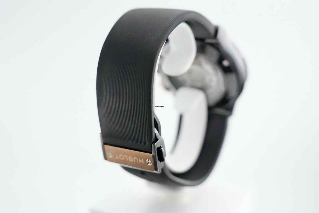  Hublot Classic Fusion Chronograph 45mm Chronograph Ceramic 18k Rose Gold - 521.CO.1781.RX 