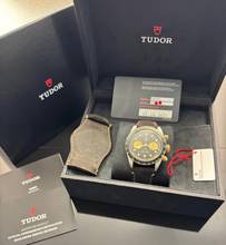 Thumbnail von Tudor Black Bay Chrono 79363N Stahl / Gold Black Panda Dial - Full Set 2021