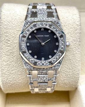  Audemars Piguet Royal Oak in Whitegold 18Kt. Factory Diamond Dial - in Top Condition After Market Diamonds 