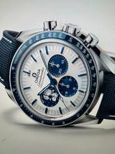 Thumbnail von Omega Speedmaster Professional Moonwatch 310.32.42.50.02.001 Speedmaster 'Silver Snoopy Award' SOFORT VERFÜGBAR Okt. 2025 Sofort verfügbar-Deutsche Auslieferung-Full Set!