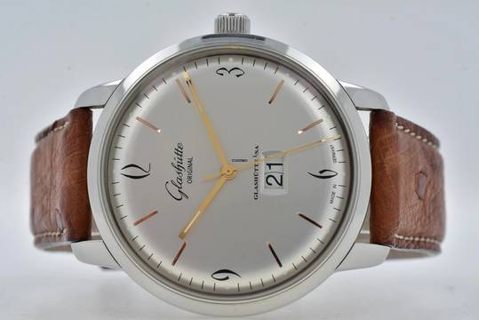  Glashütte Original Sixties Panoramadatum Panorama Date 2-39-47-01-02-04 Silver Dial 