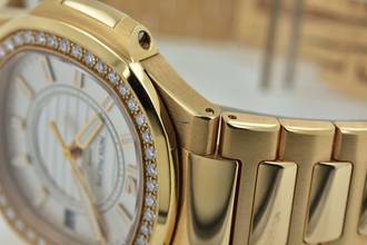 Thumbnail von Patek Philippe Nautilus 18k Rose Gold 7010/1R-001 Diamond Bezel Extract from the Archives