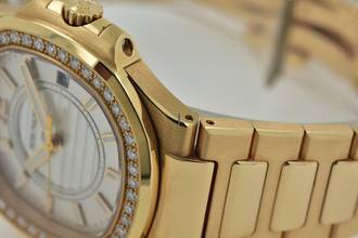 Thumbnail von Patek Philippe Nautilus 18k Rose Gold 7010/1R-001 Diamond Bezel Extract from the Archives