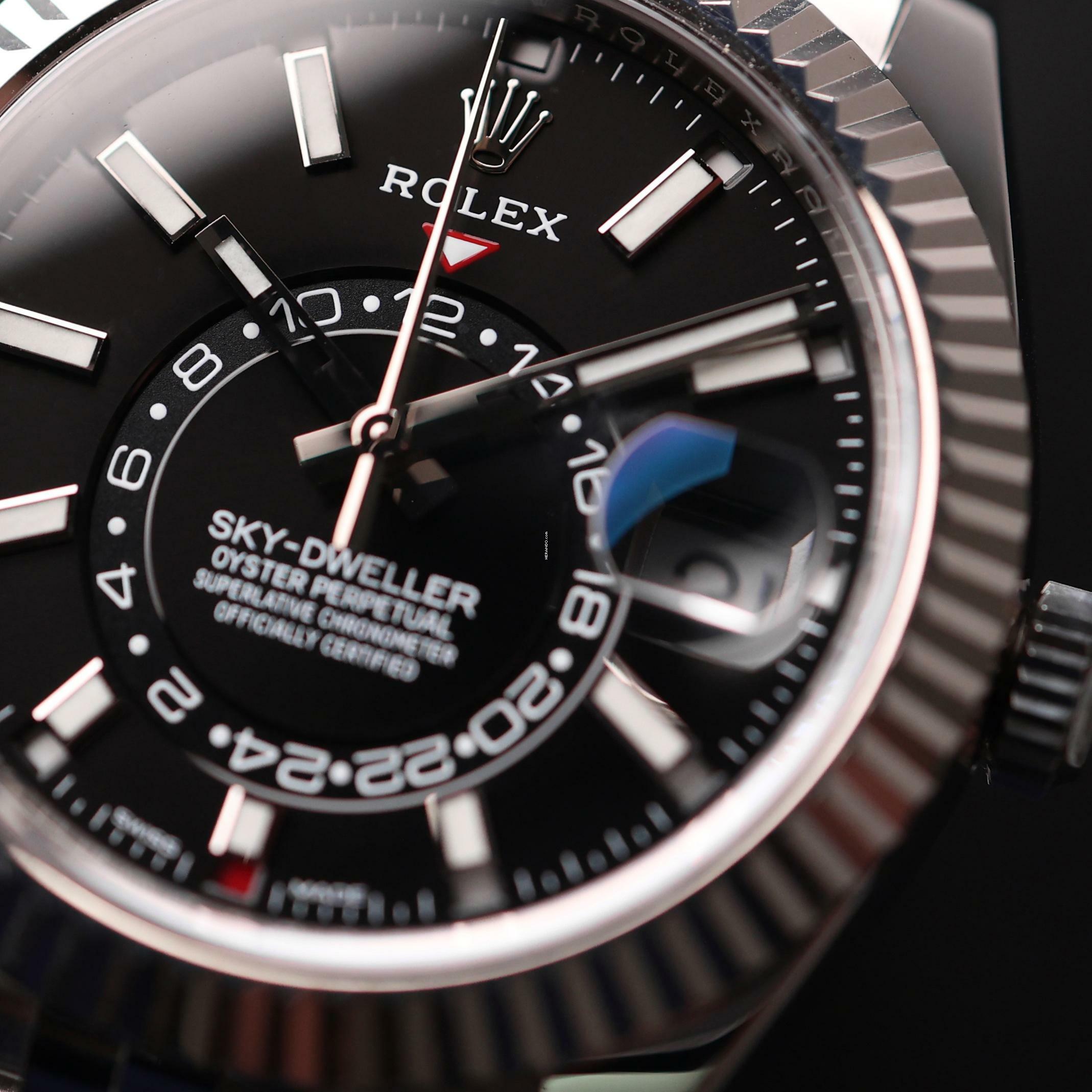 Thumbnail von Rolex Sky-Dweller Steel Oyster Fluted Black Dial