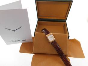 Thumbnail von Jaeger-LeCoultre Reverso Classique Classic Art Deco 18 Karat Rosegold mit Krokoband und original Schließe 18 Karat Rosegold im Top Zustand 23 x 38mm Handaufzug