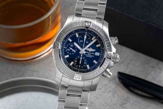  Breitling Avenger Chronograph Automatik Herrenuhr Ref. A13385 B&P 