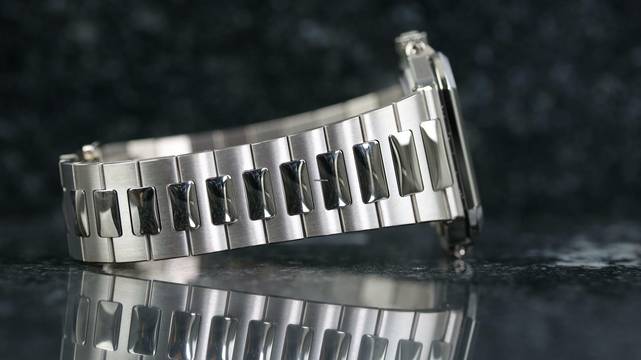  Patek Philippe Cubitus Whitegold - Blue - New Model - New - Fullset - 09/2025 